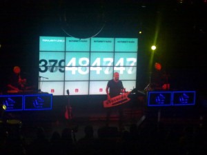 24032012733